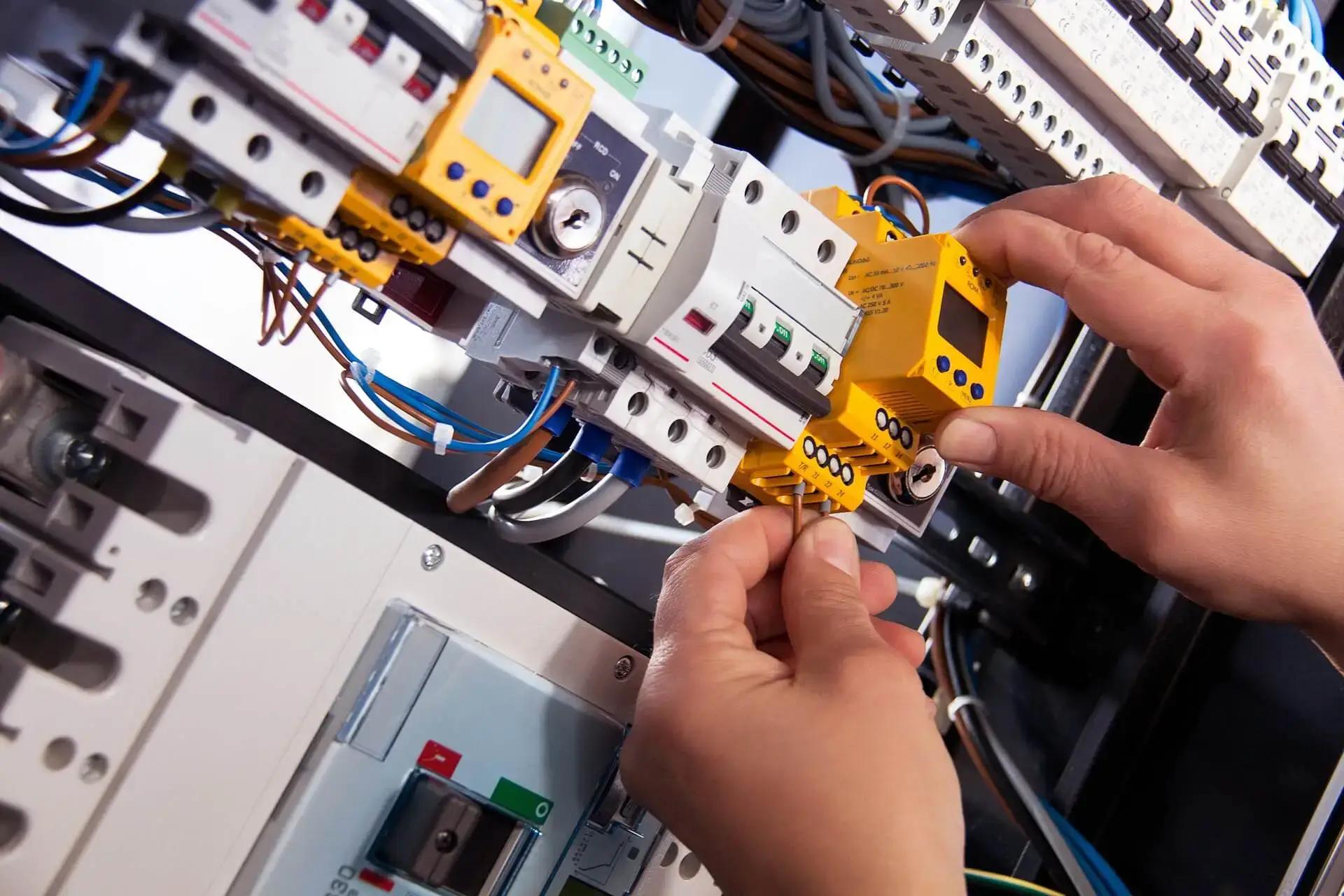 Certified electricians in Barnet